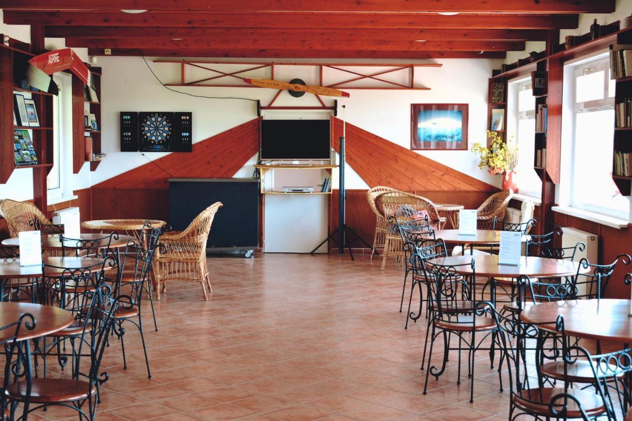 Matko Airport Es Elmenykoezpont Bed & Breakfast エクステリア 写真